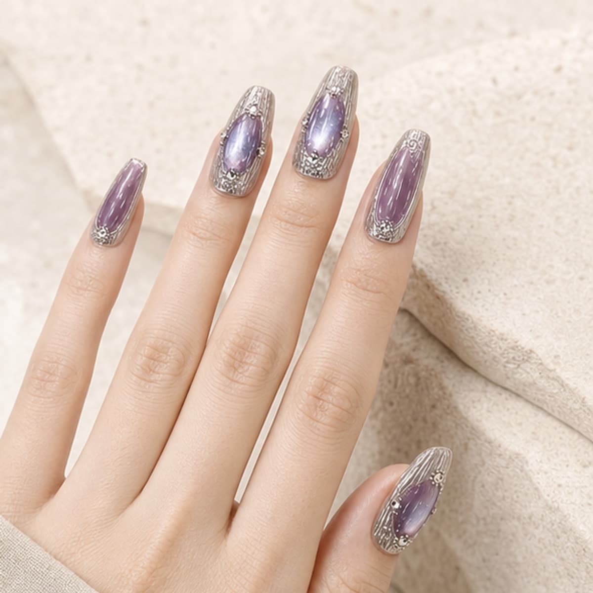 Améthyste shown in correct use in the Lunara editorial style