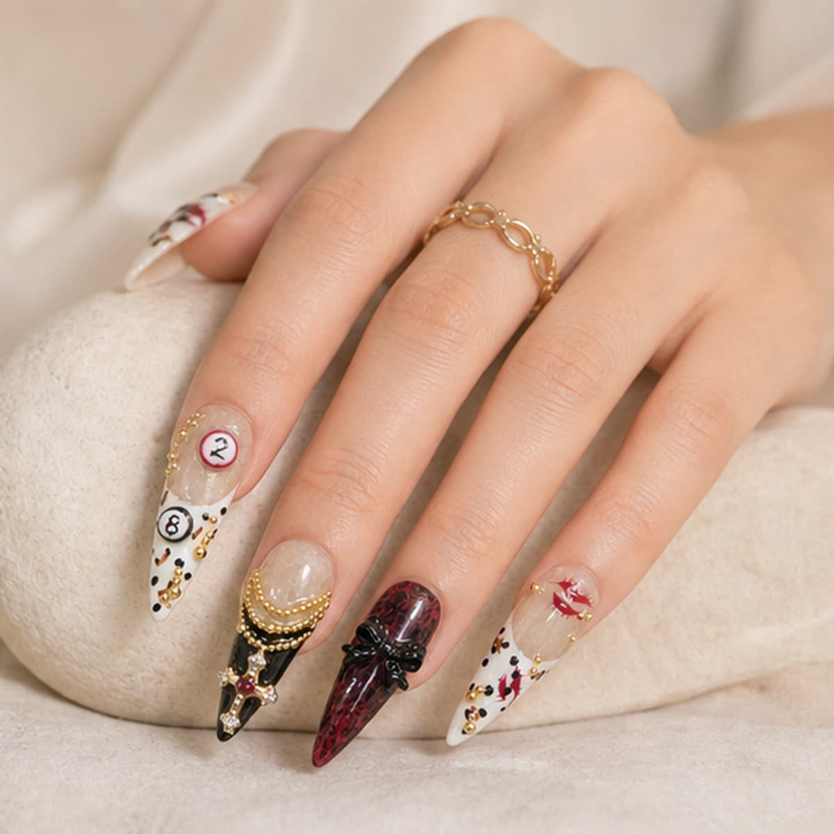 Orfèvre shown in correct use in the Lunara editorial style